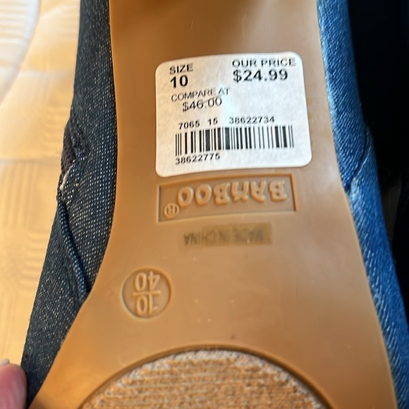 NWOT Women’s size 10  denim booties - Picture 7 of 7